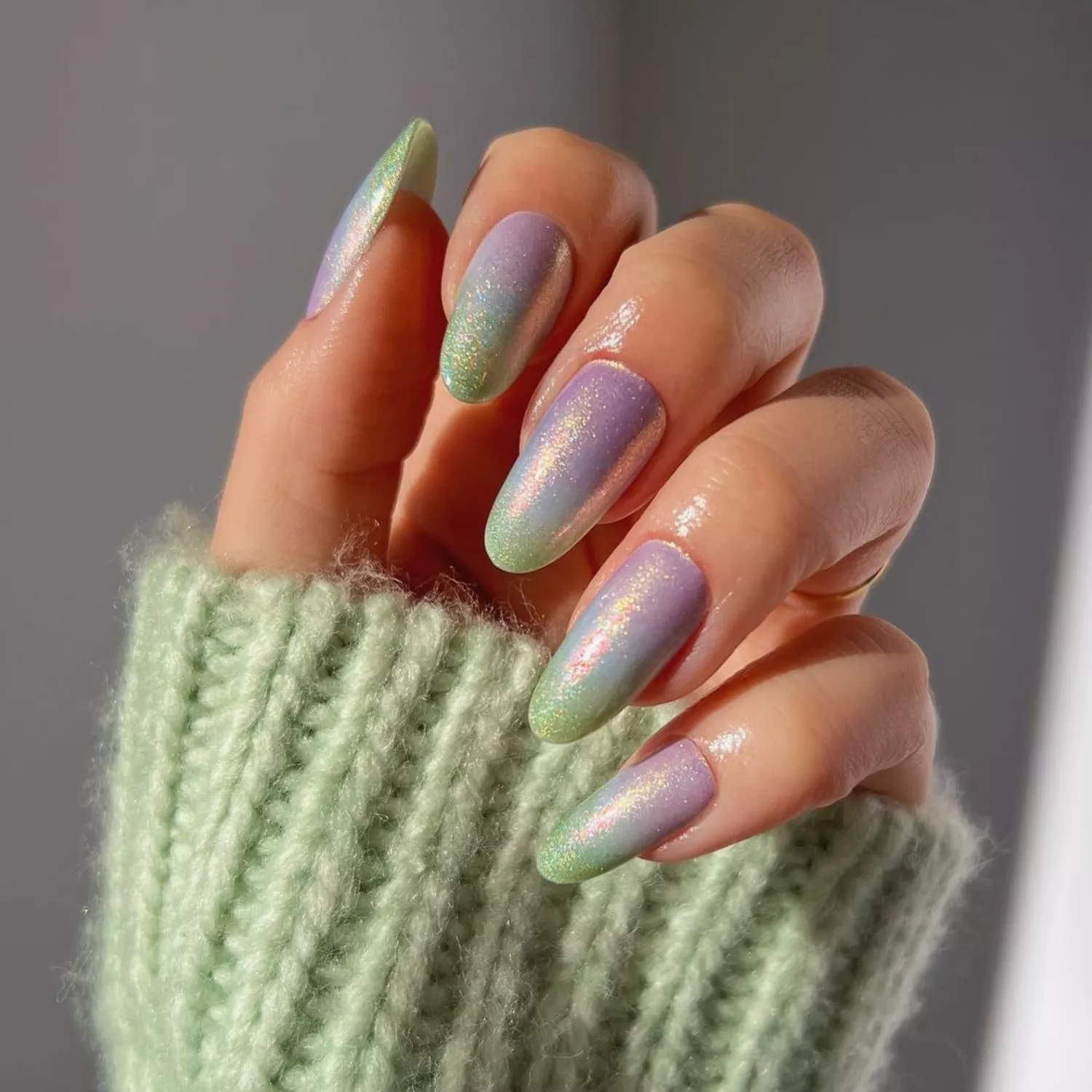 Хромированный маникюр весна 2026: лучшие идеи и тренды