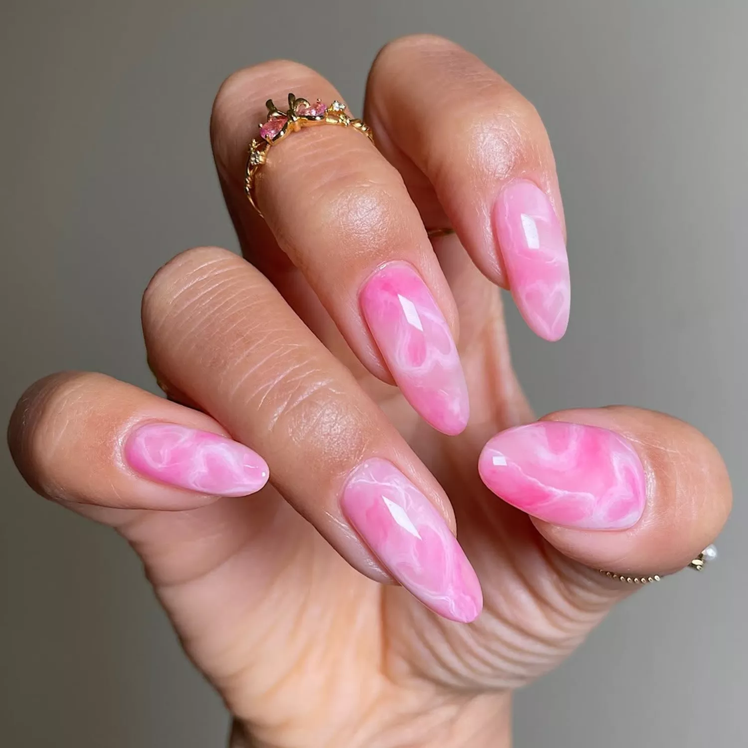 Stylish pink manicure for Valentine's Day 2025: the best and most extraordinary ideas