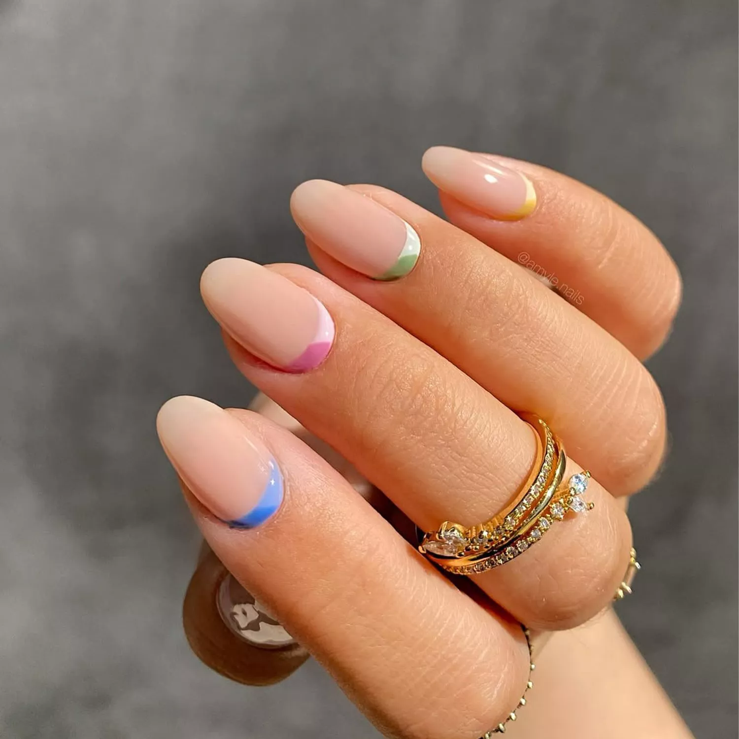 Minimalist Manicure 2025 that looks effortless: 8 trendy nail designs