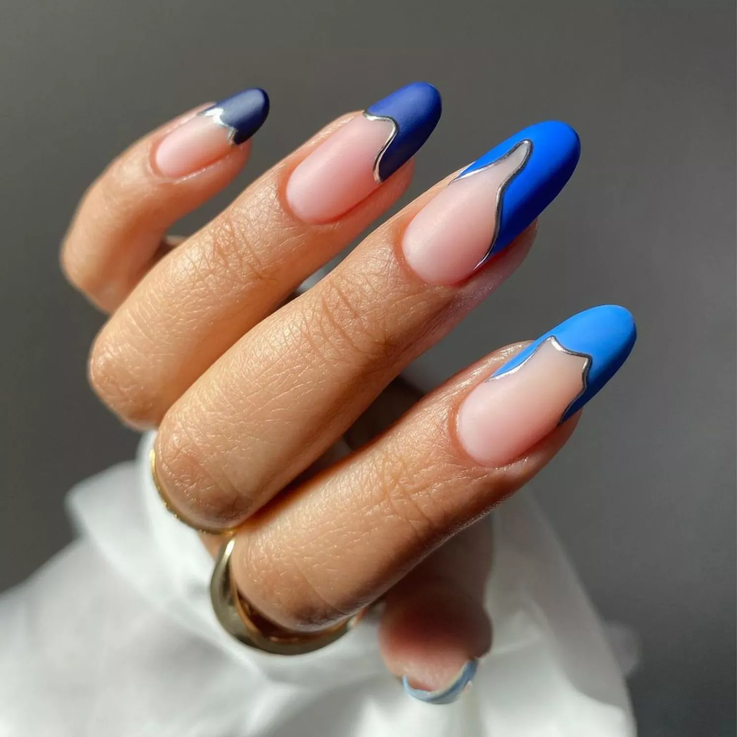 Trendy blue manicure for autumn 2024: the most original designs for nails