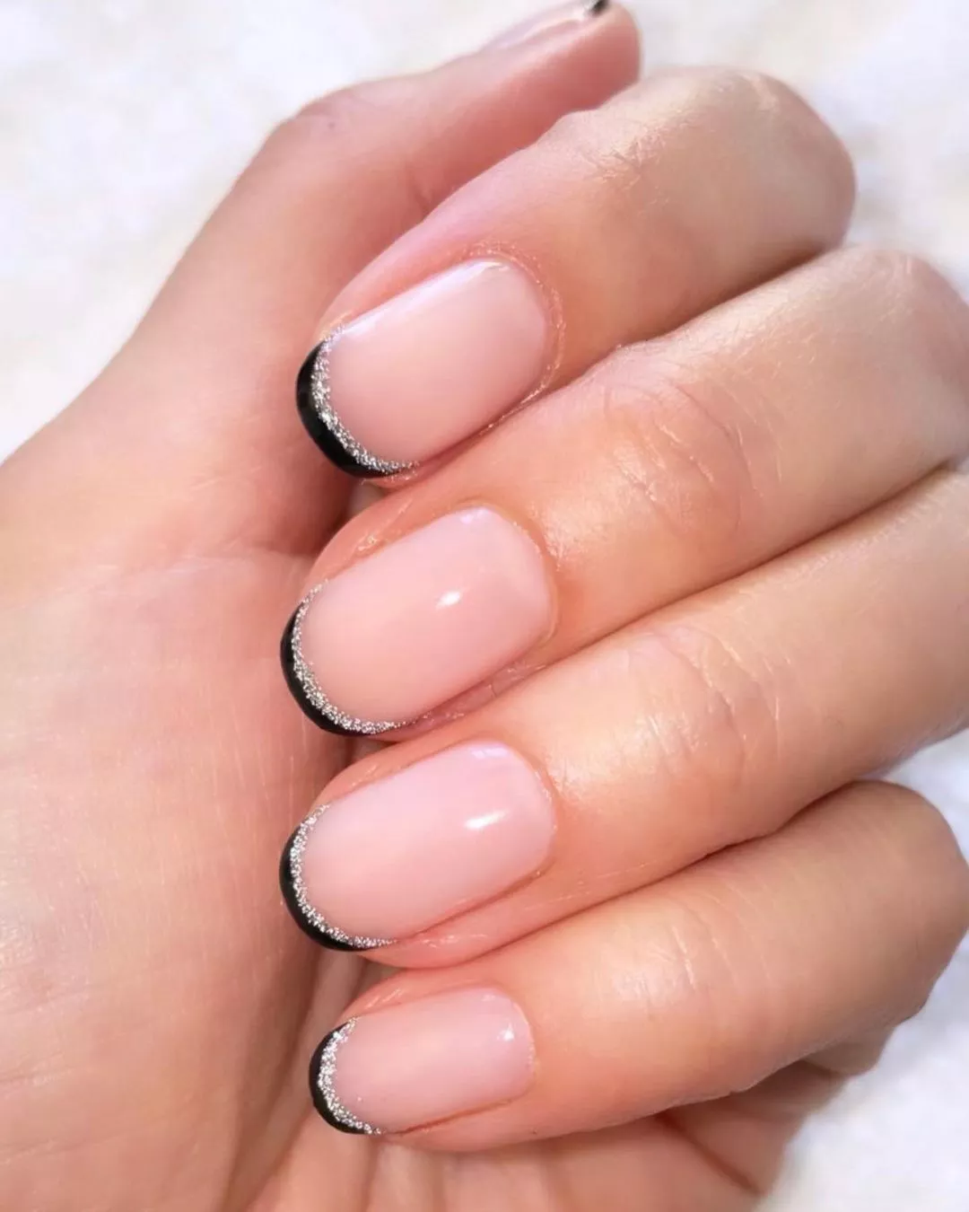 Double French manicure: the latest ideas for a new version of the French manicure