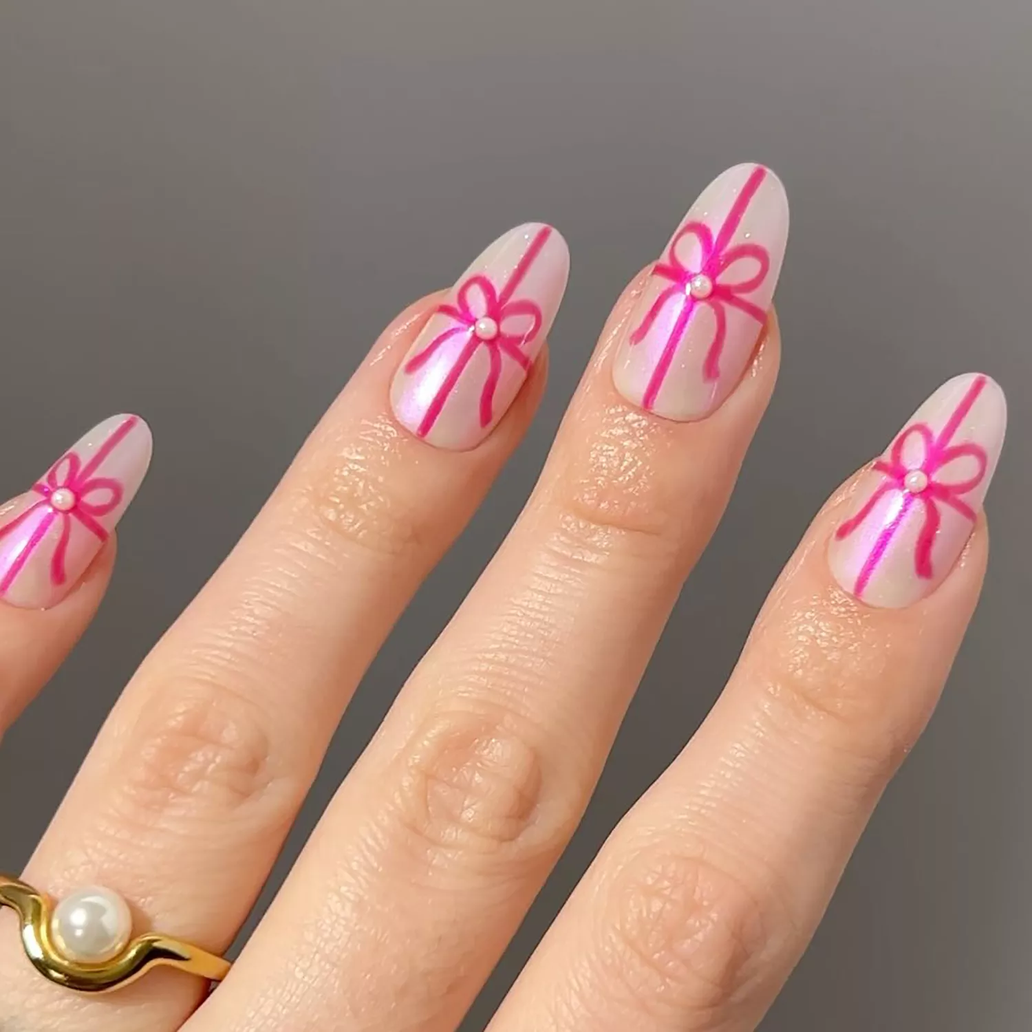 Pink manicure for Christmas 2024: the latest ideas and top trends for this season