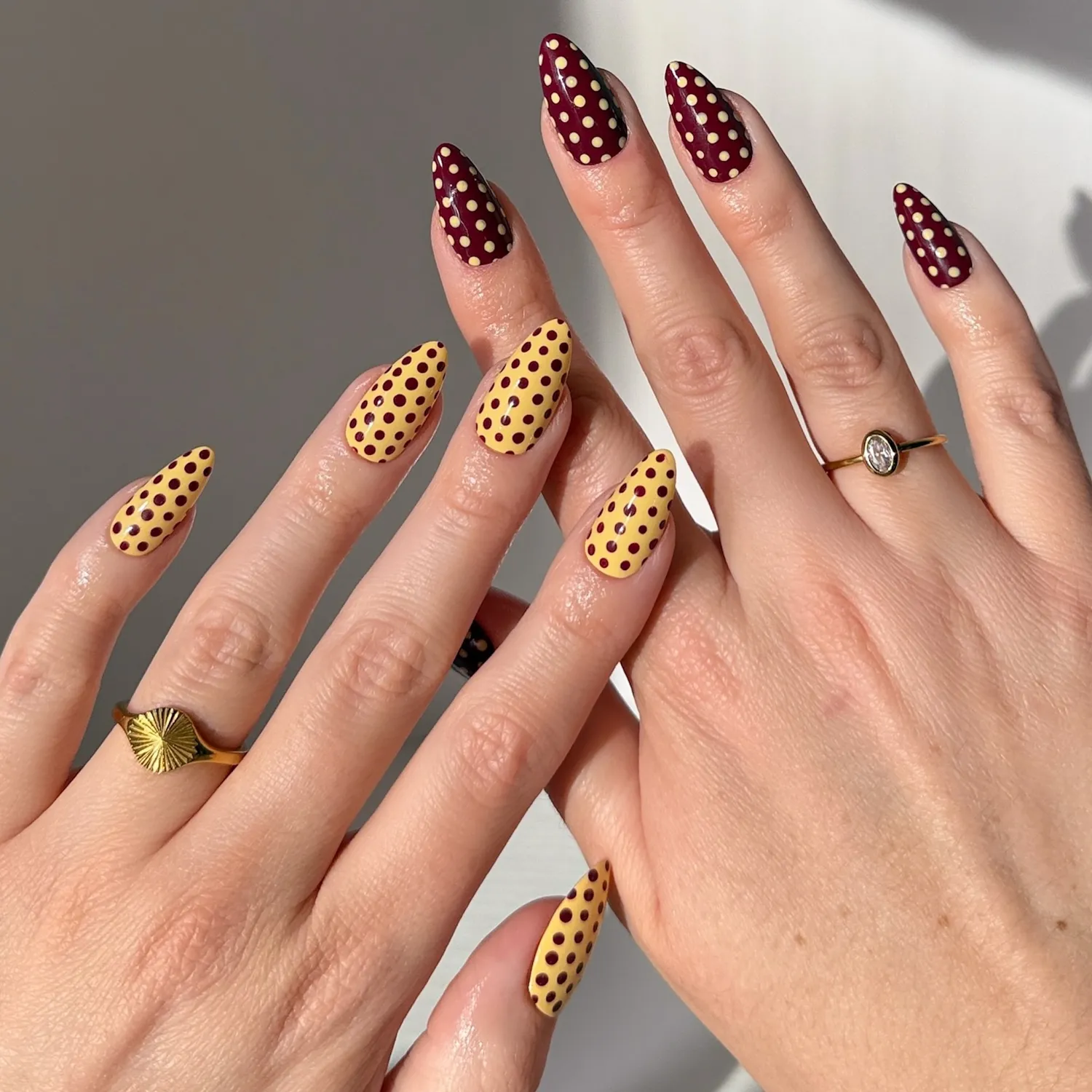 Trend 2025 – Dot Manicure: 10 Stylish Nail Design Ideas