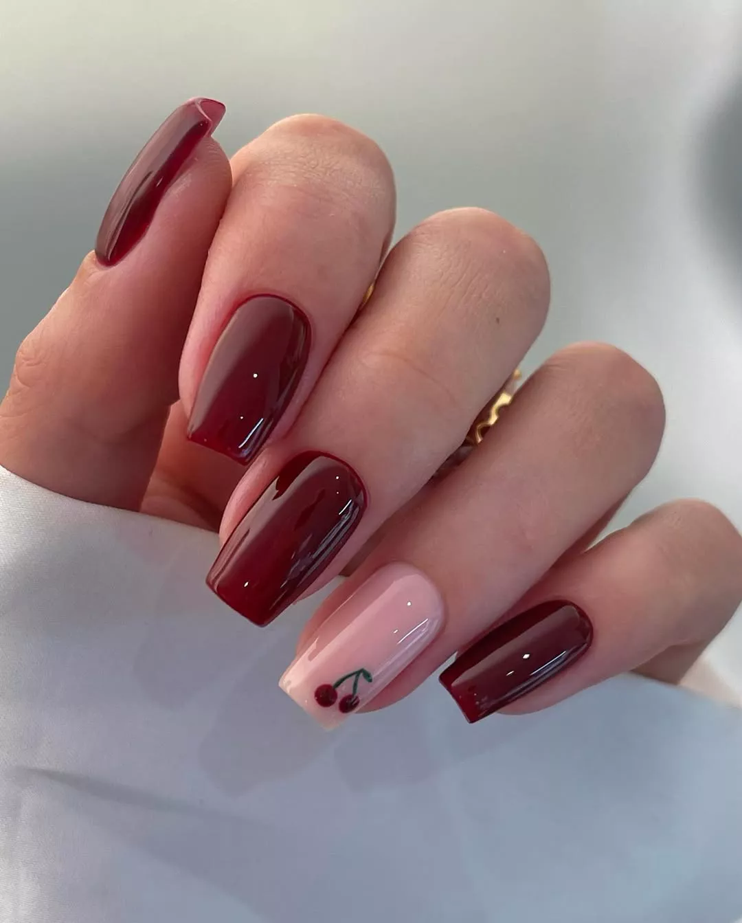 Burgundy manicure for December 2024: a colour that looks expensive on nails