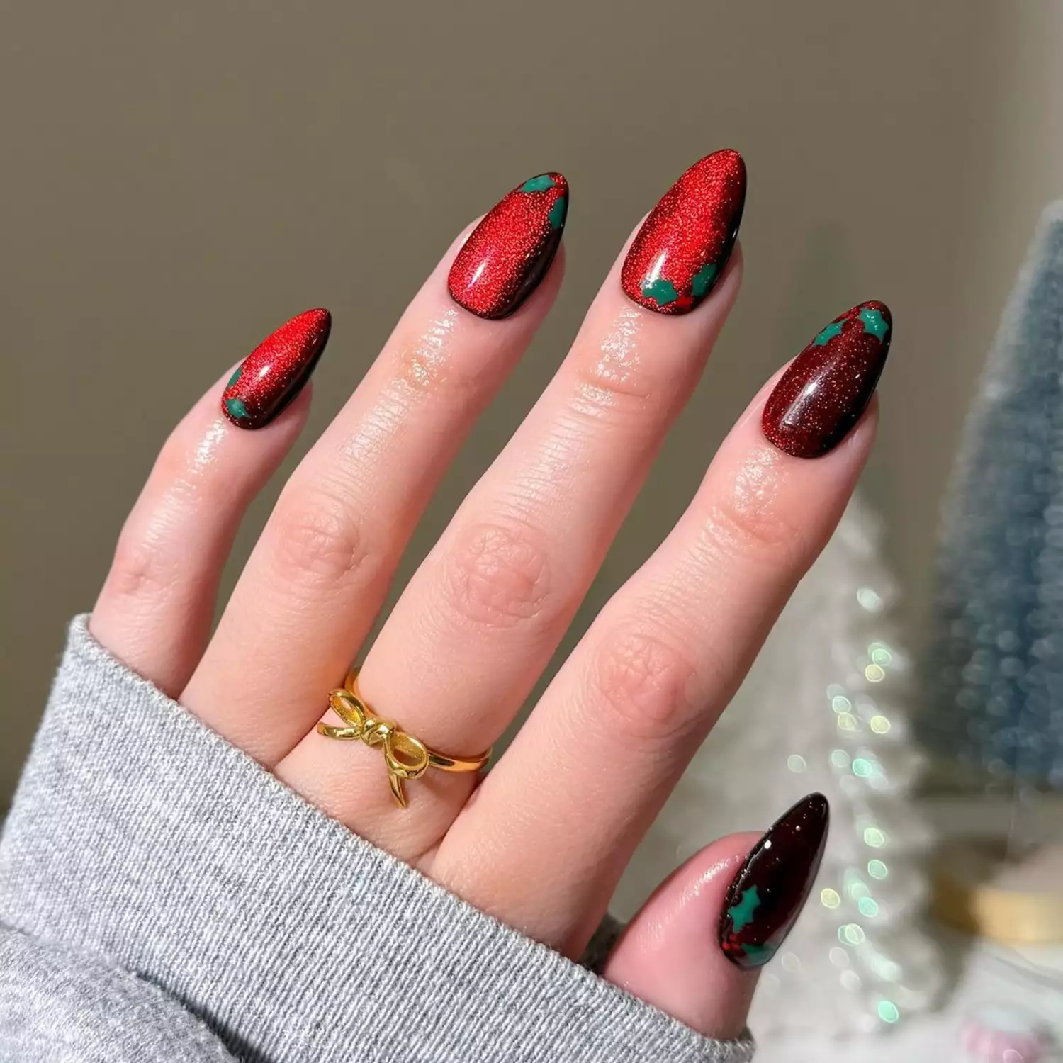 Red Nail Designs for Christmas and New Year 2025/2026: Top 16 Trendy and Festive Ideas