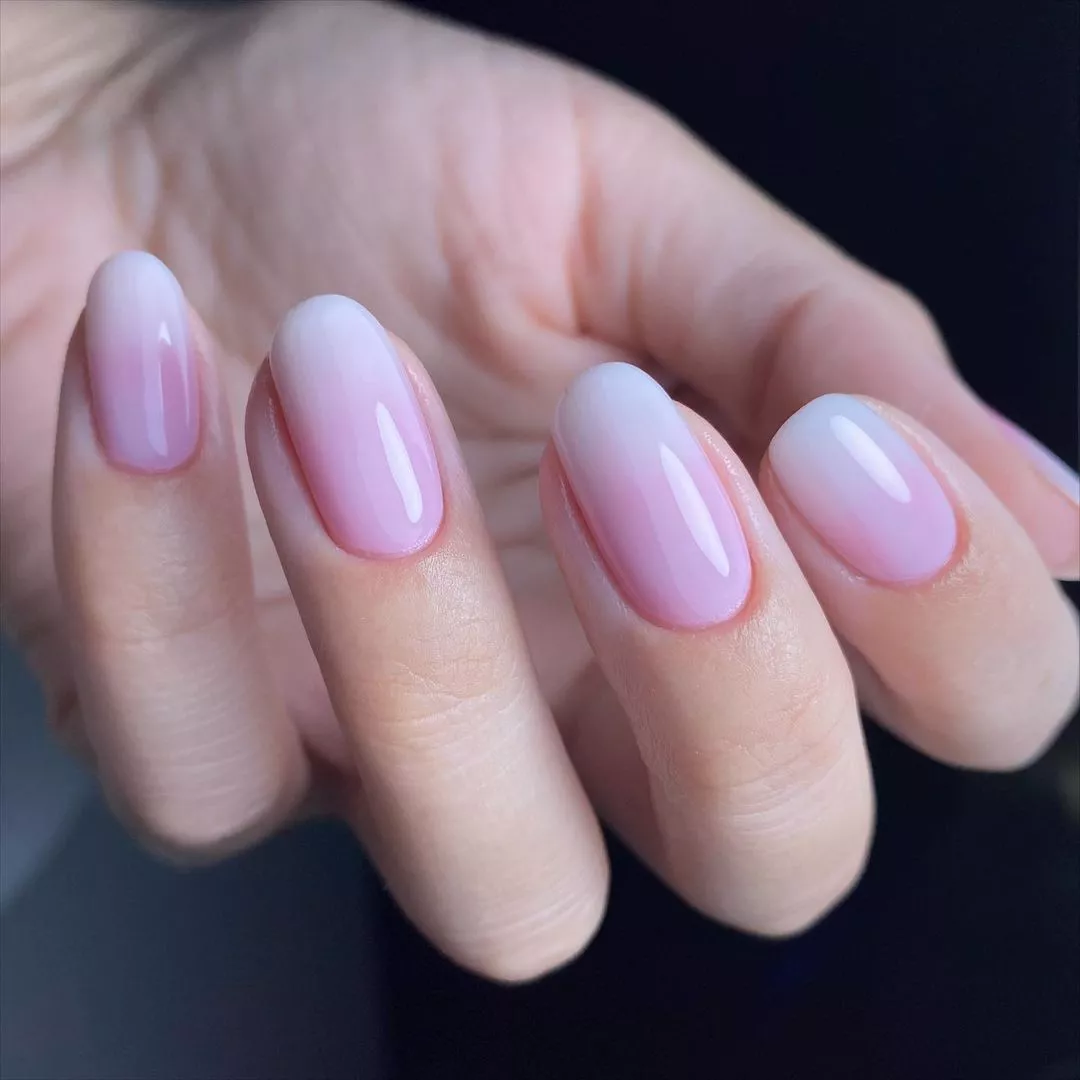 French Manicure for Round Nails 2026: 6 Original Ideas for a Stylish Manicure