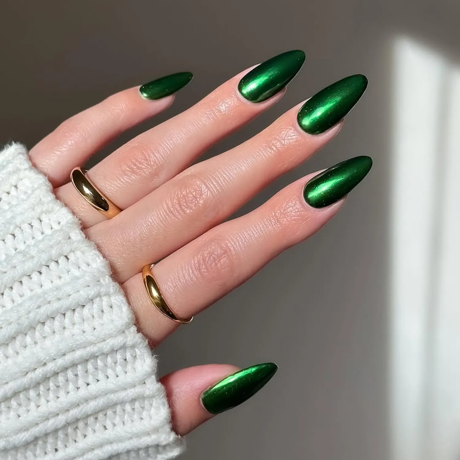 Chrome Nail Designs for December 2025: 14 Trendy Ideas for Short and Long Nails for the Holidays