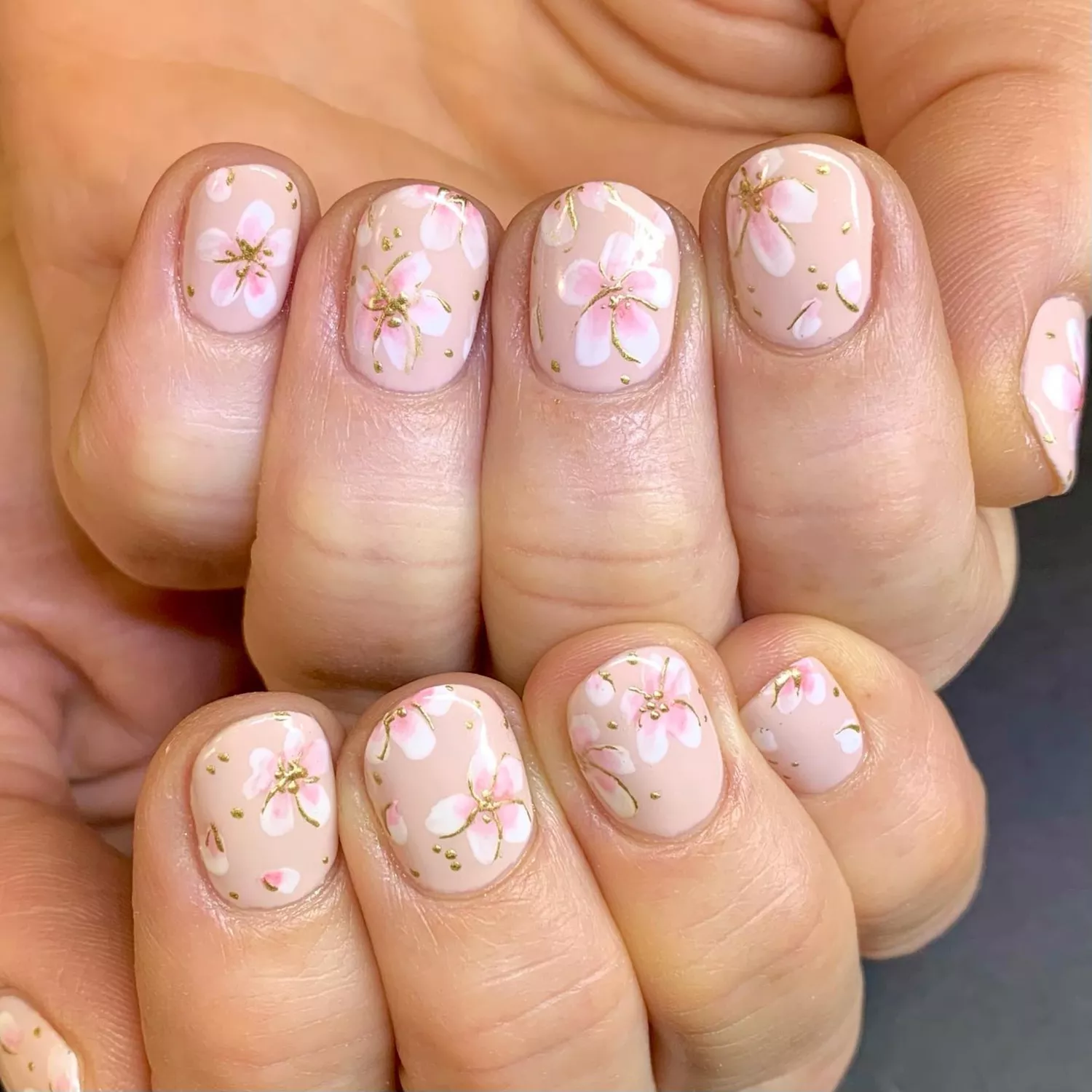 Modele unghii flori de primavara sakura: cele mai la moda si originale idei
