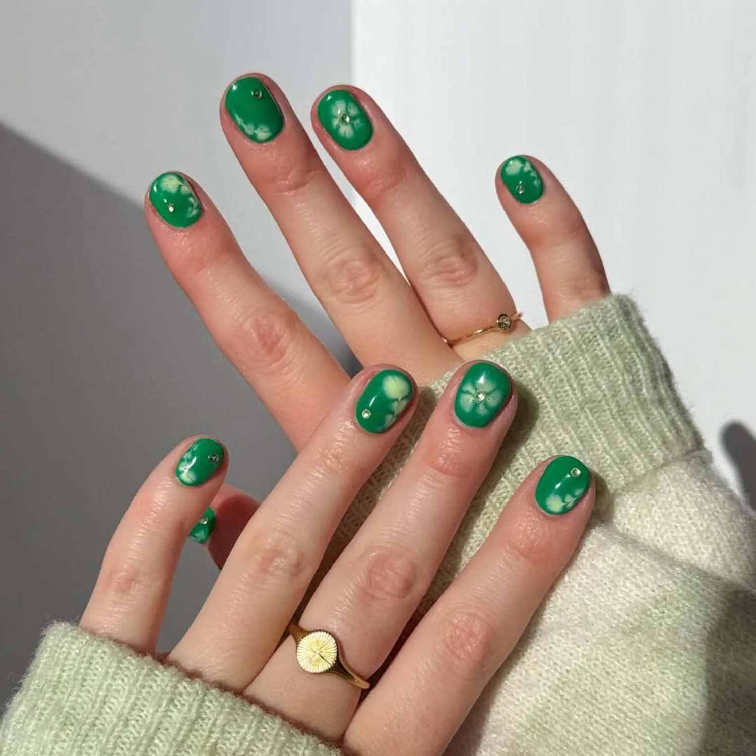 Trendy manicure on short nails for July 2025: 10 nail design ideas with photos