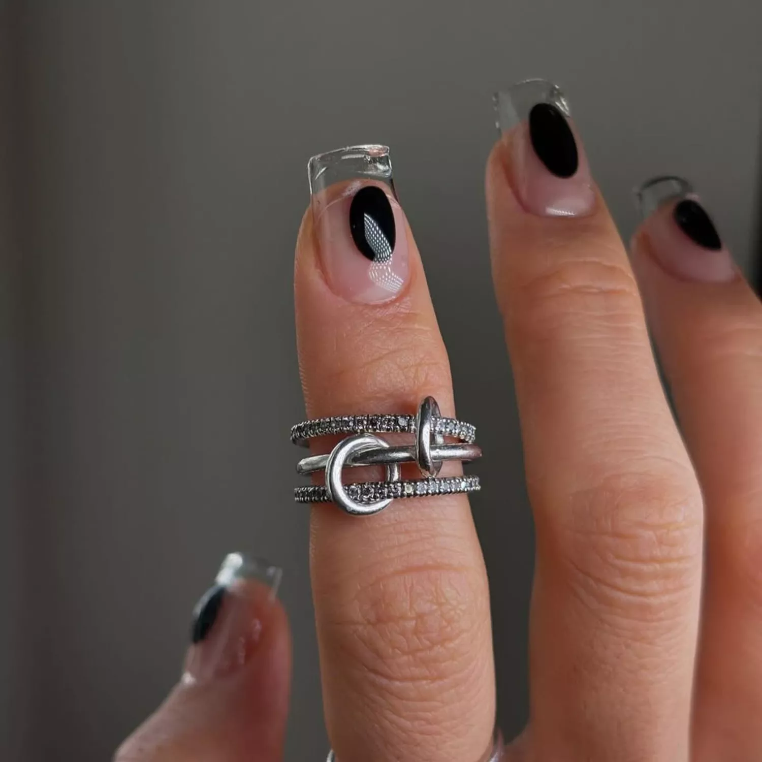 Stylish manicure for short square nails 2025: beautiful and fashionable ideas