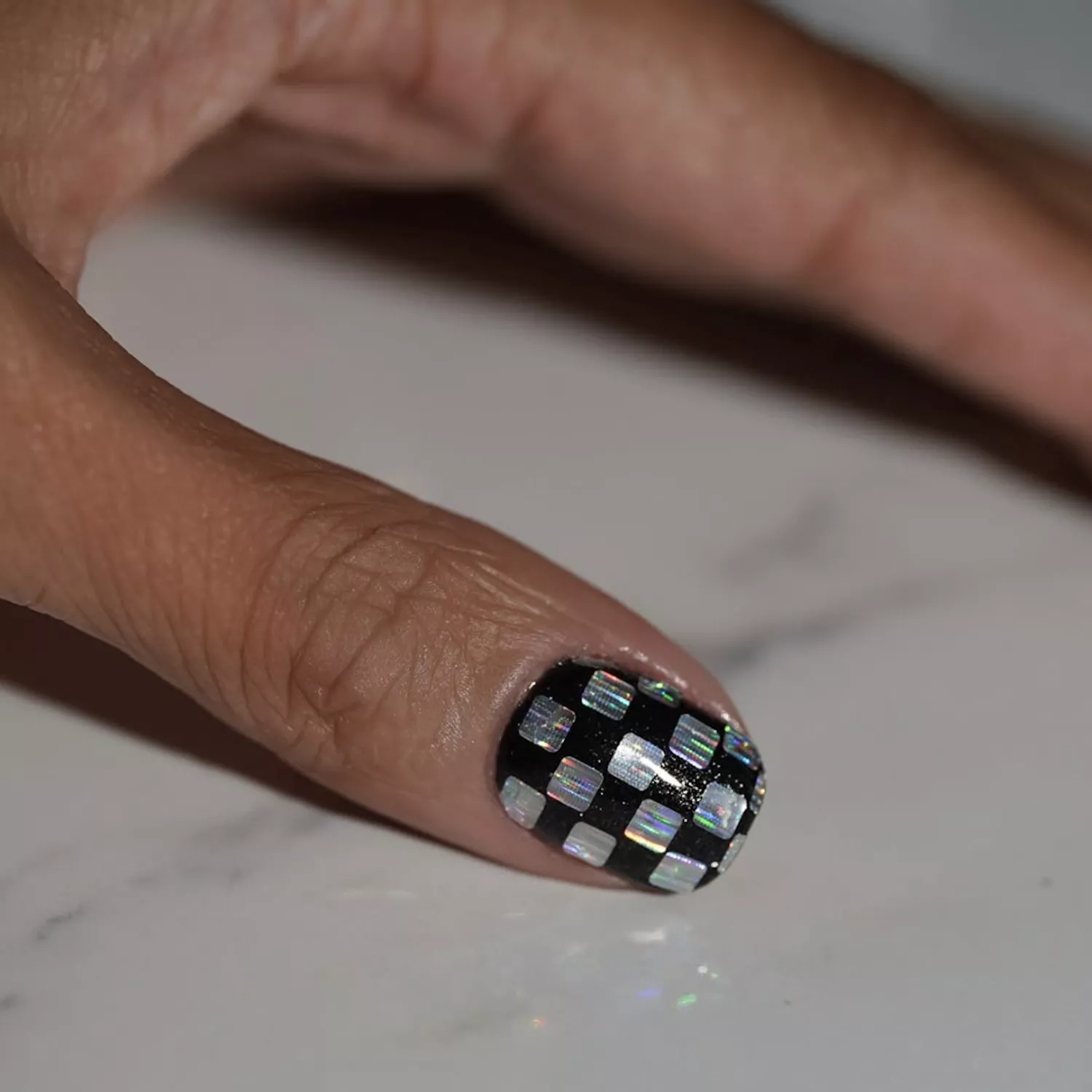 Modele elegante de unghii patrate: cele mai noi tendinte pentru luna ianuarie 2025