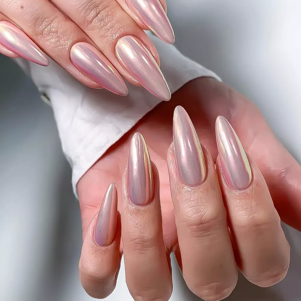 Pink chrome manicure for summer 2025: stylish and neutral nail design