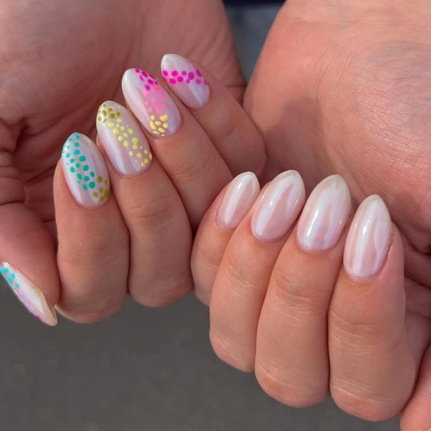 White chrome manicure - the perfect choice for summer 2025: trends, ideas and photos