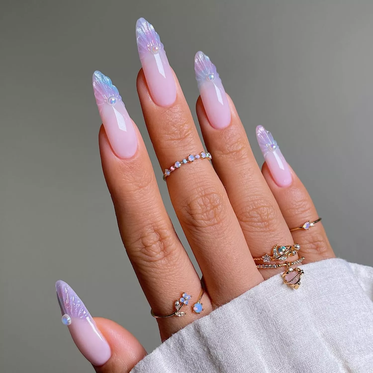 Pearlescent Manicure for June 2025: Fashion Trends, Designs, and Photo Ideas