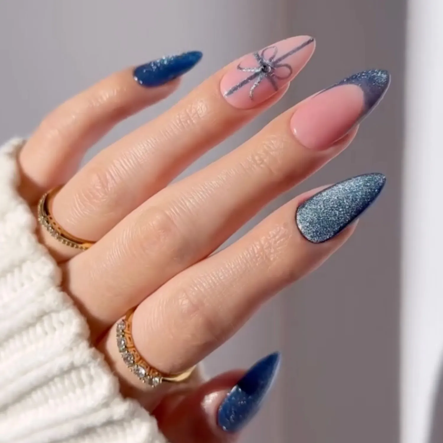 Trendy Winter 2025-2026 Manicure in Ice Blue: The Newest and Most Fashionable Ideas