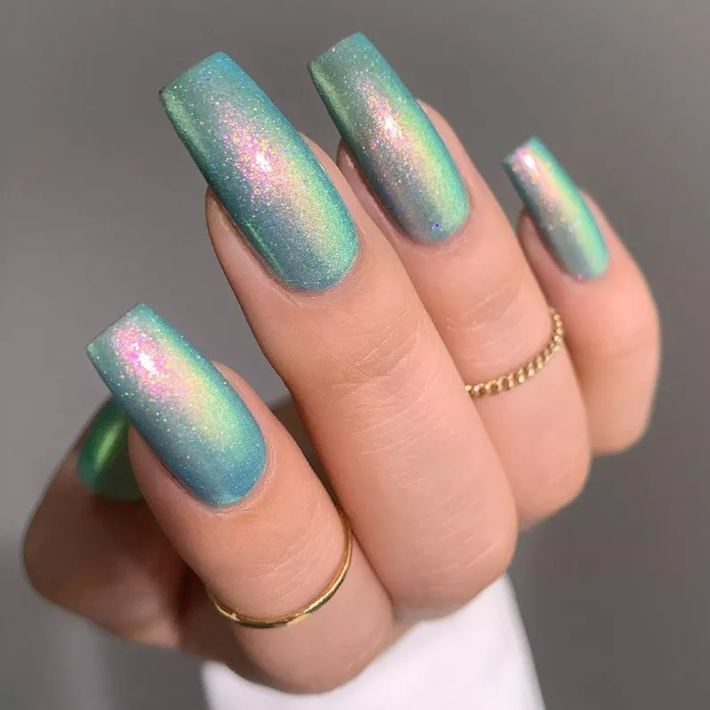 “Cat Eye” Manicure: Top 13 Stylish Ideas for 2026