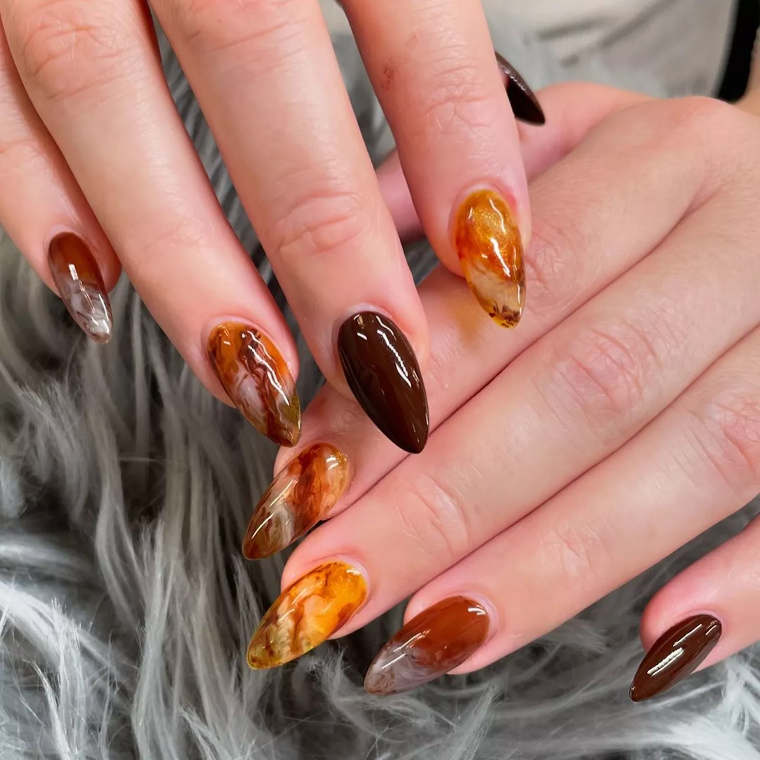 Autumn Manicure 2024: The Most Fashionable Colors and Designs of the Season