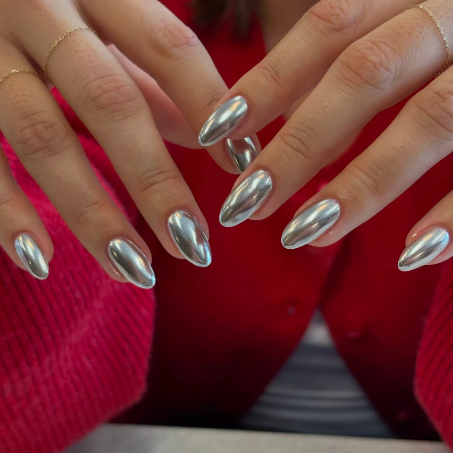 14 fresh and best manicure ideas in silver shades for short and almond nails 2025