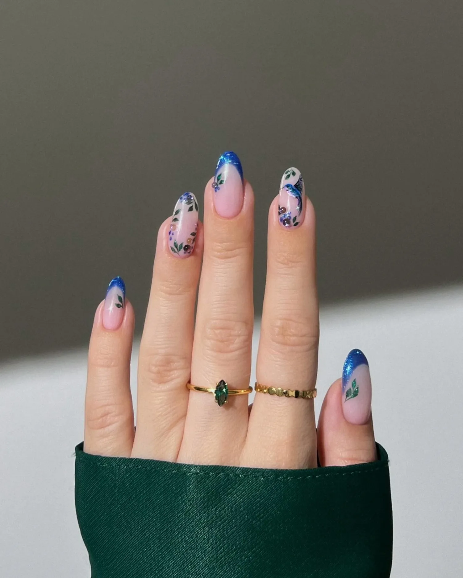 Blue French Nails 2025: Trendy Ideas, Fashionable Shades, and Manicure Innovations