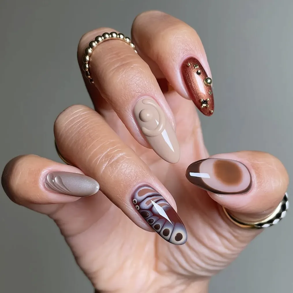 Хромированный шоколадный маникюр на зиму 2025-2026: 8 роскошных и стильных идей