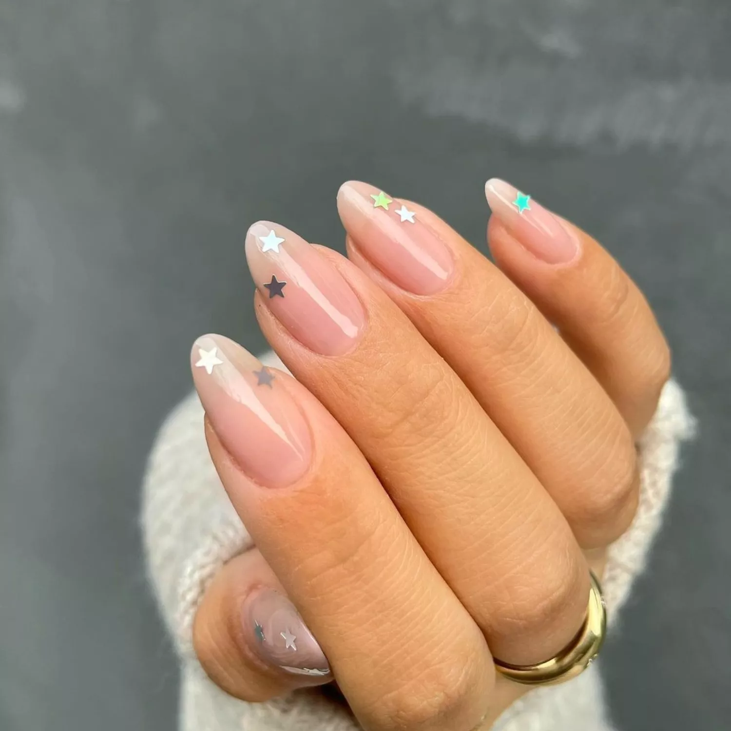 Fashionable star manicure 2024: 9 original ideas that will not leave you without attention