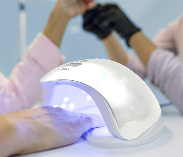 How to choose the best nail drying lamp? Top 3 best nail lamps for manicure