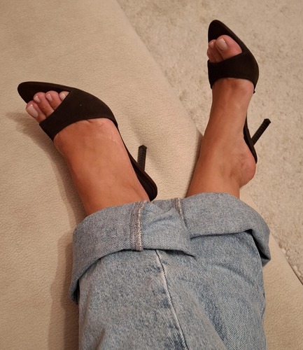 What Not to Do in the First 24 Hours After a Pedicure to Keep Your Heels Smooth: Tips from Professionals